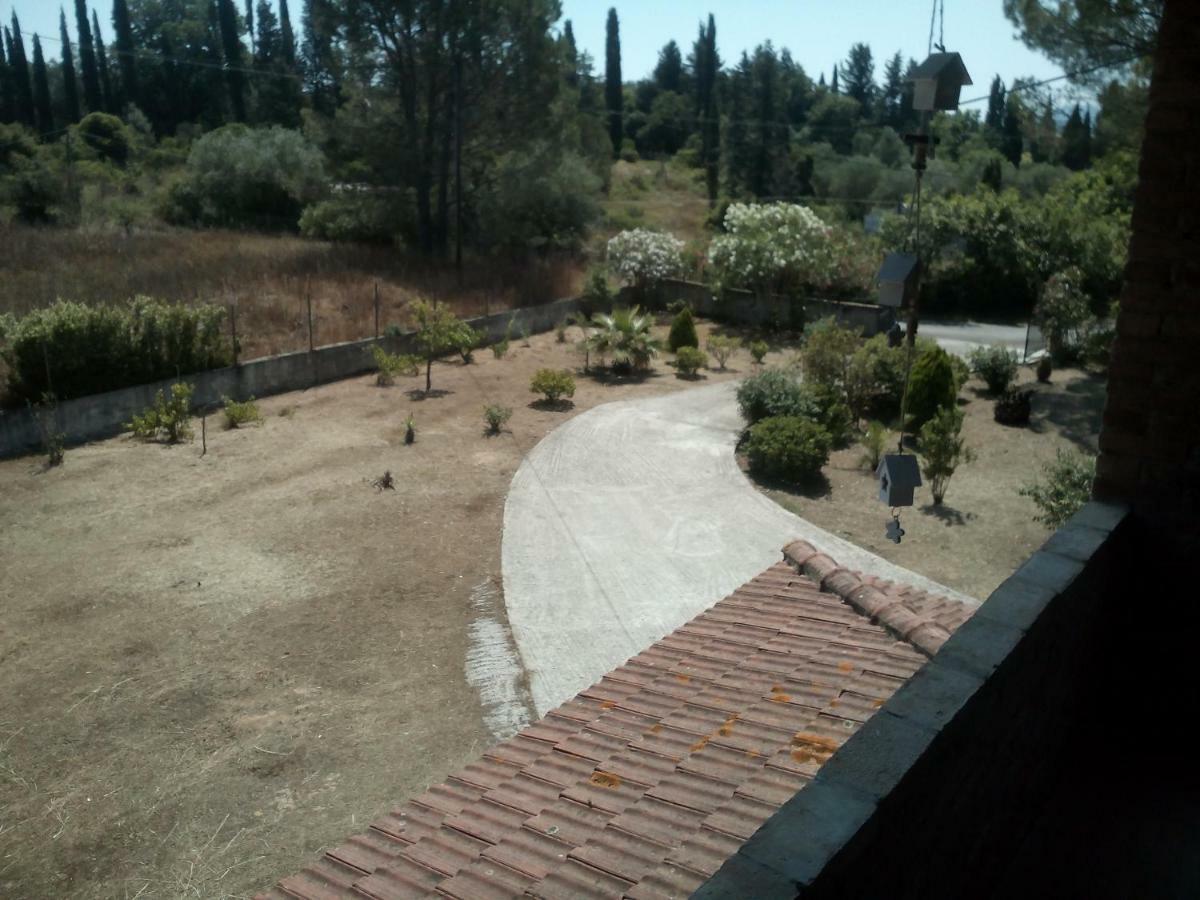 Villa Dimitris Afra Luaran gambar