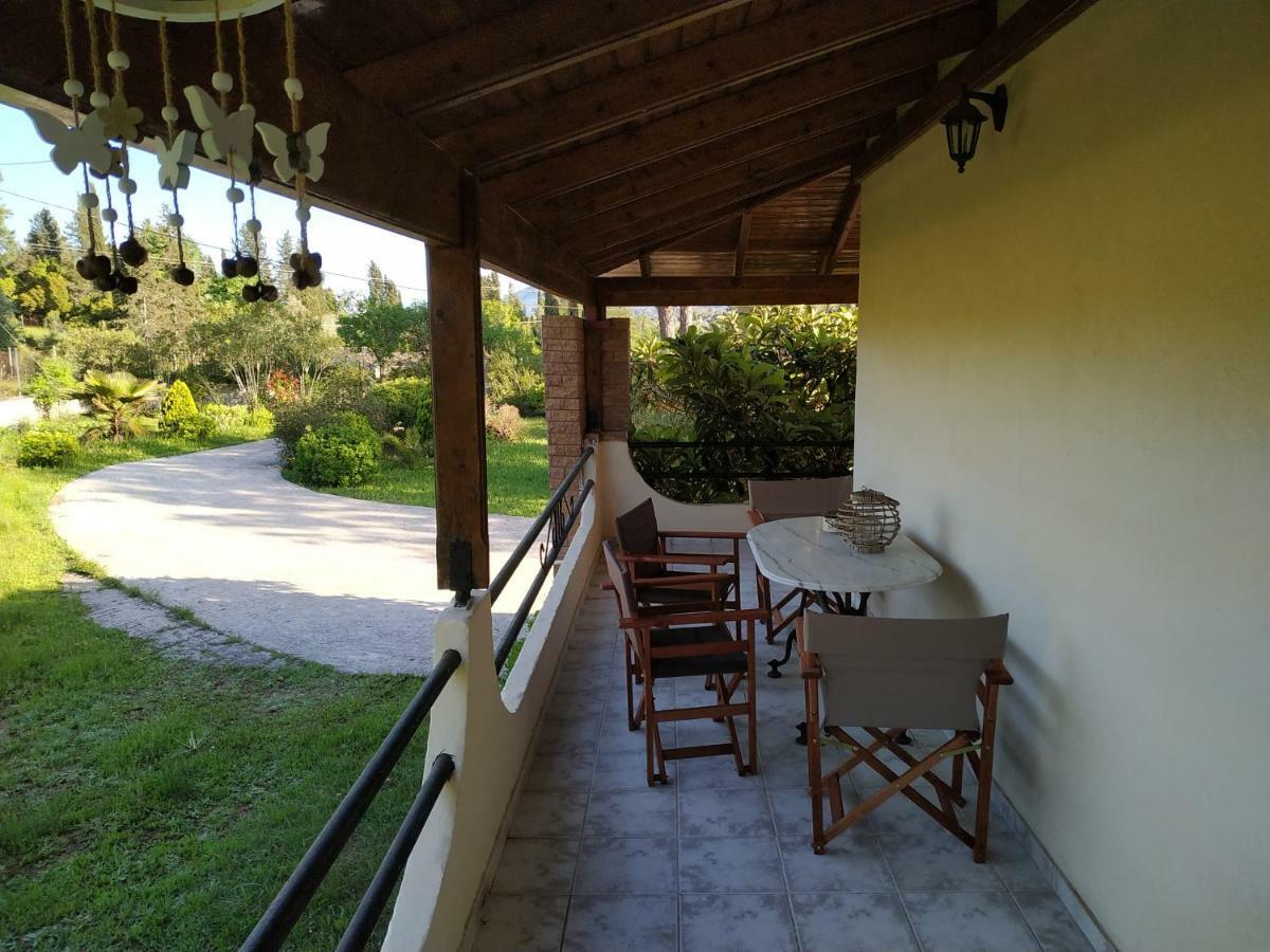 Villa Dimitris Afra Luaran gambar